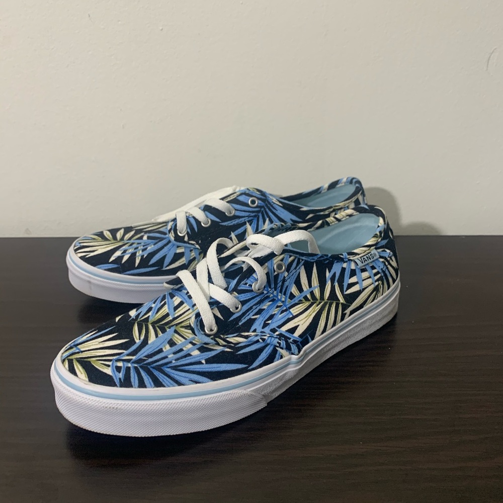 Vans. - Picture 2 of 5